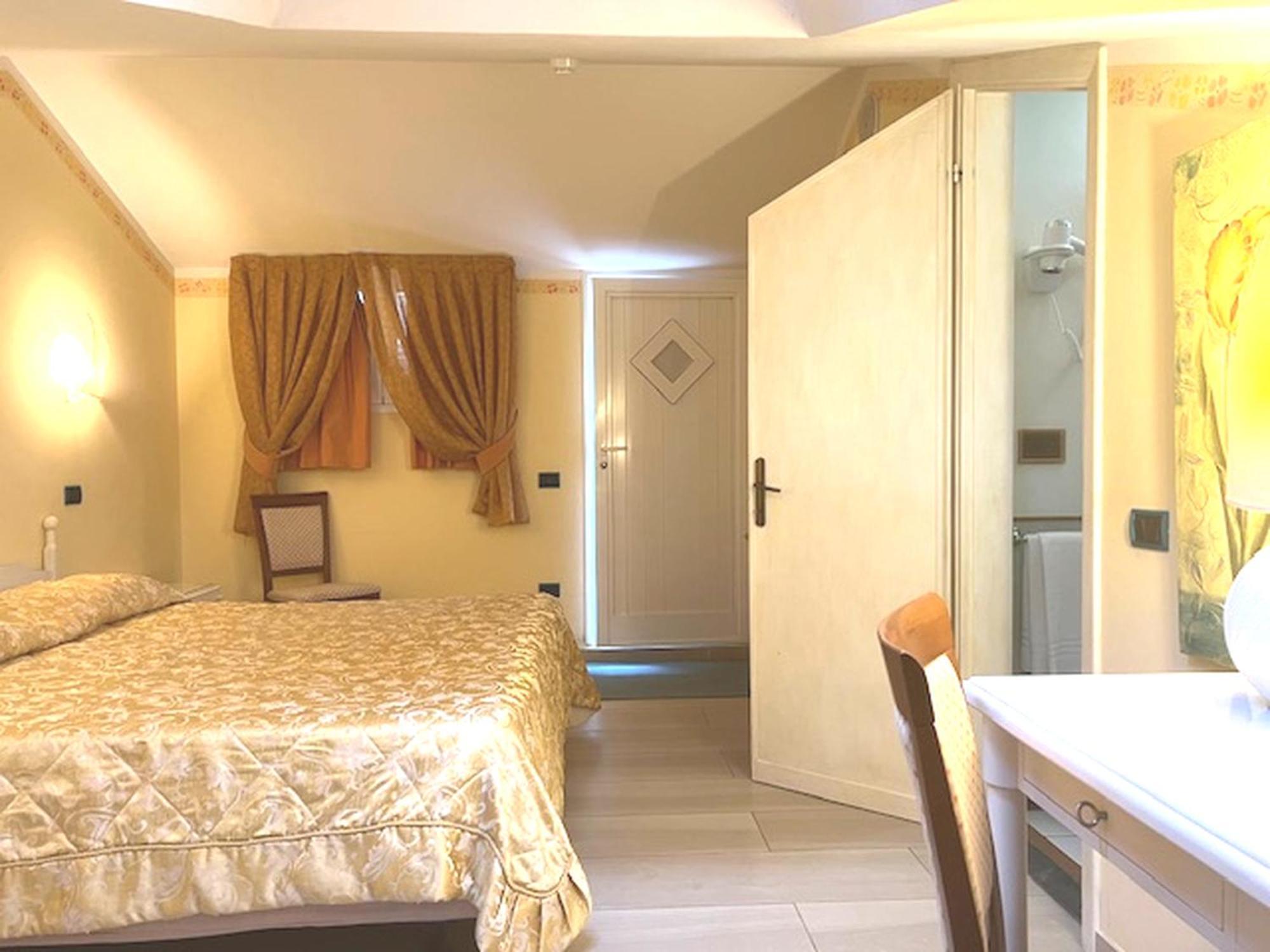 Hotel Kyrton Форте дей Марми Екстериор снимка