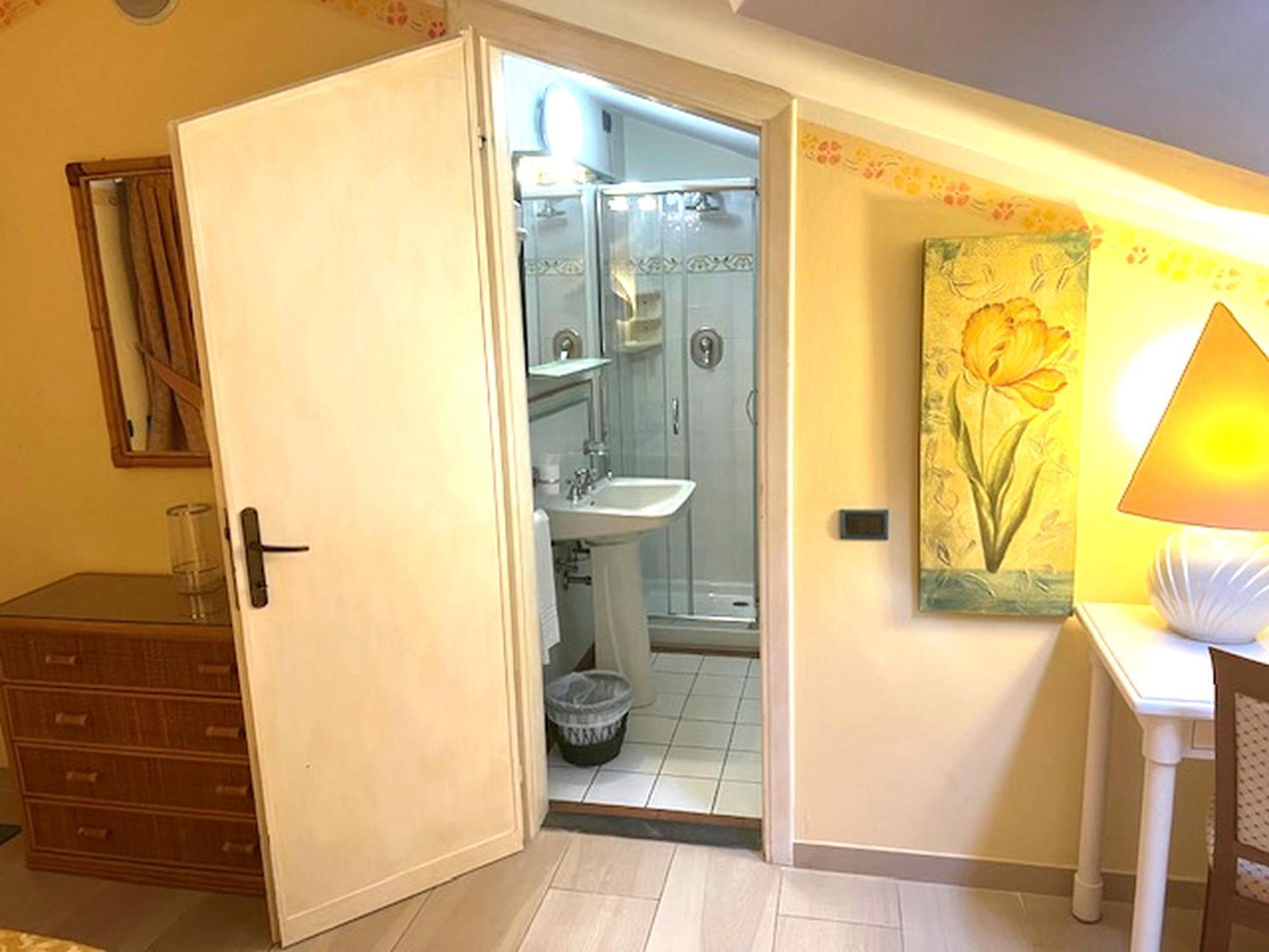 Hotel Kyrton Форте дей Марми Екстериор снимка