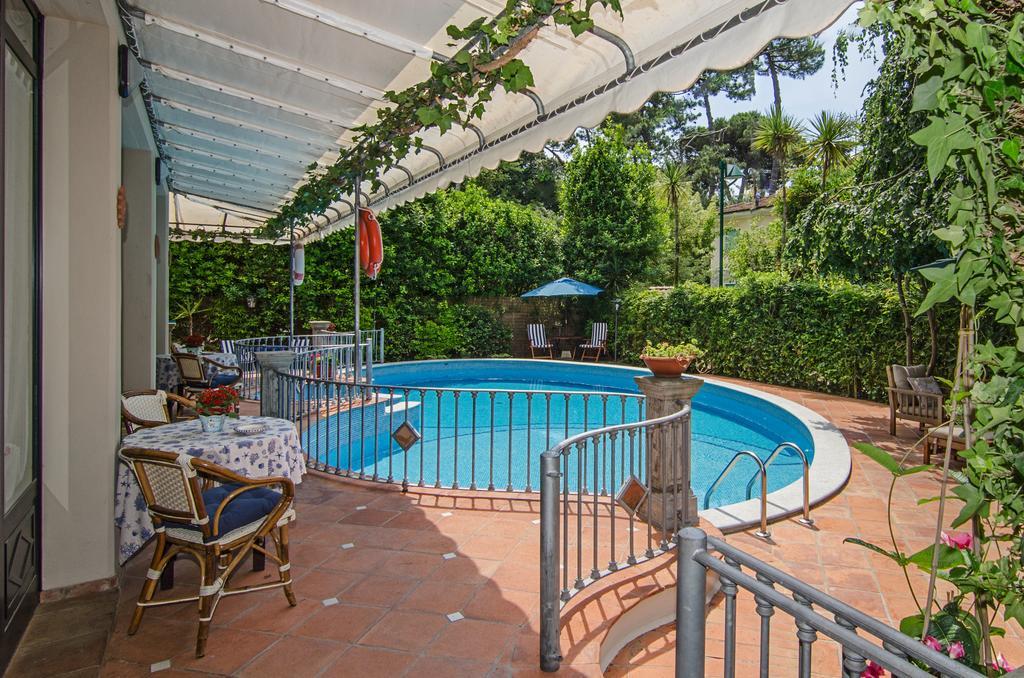 Hotel Kyrton Форте дей Марми Екстериор снимка