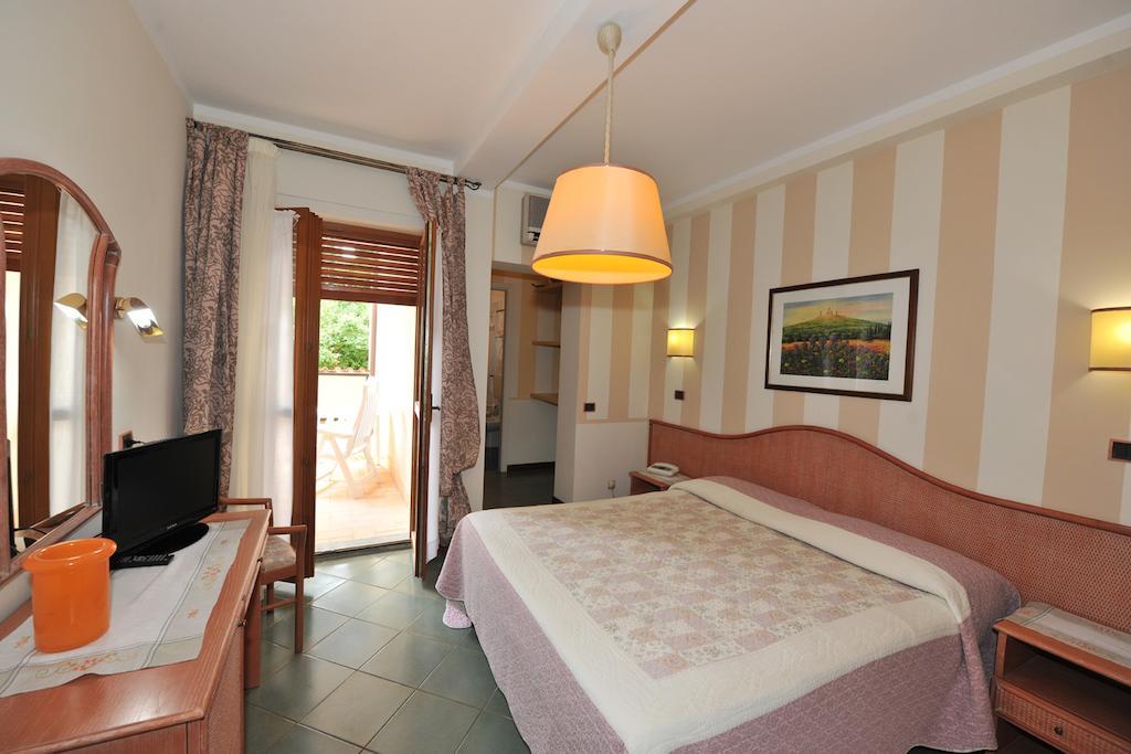 Hotel Kyrton Форте дей Марми Екстериор снимка