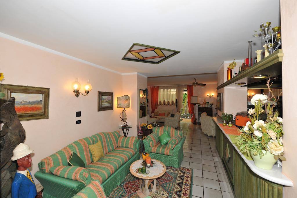 Hotel Kyrton Форте дей Марми Екстериор снимка