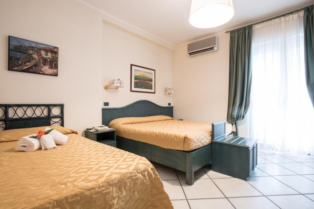 Hotel Kyrton Форте дей Марми Екстериор снимка
