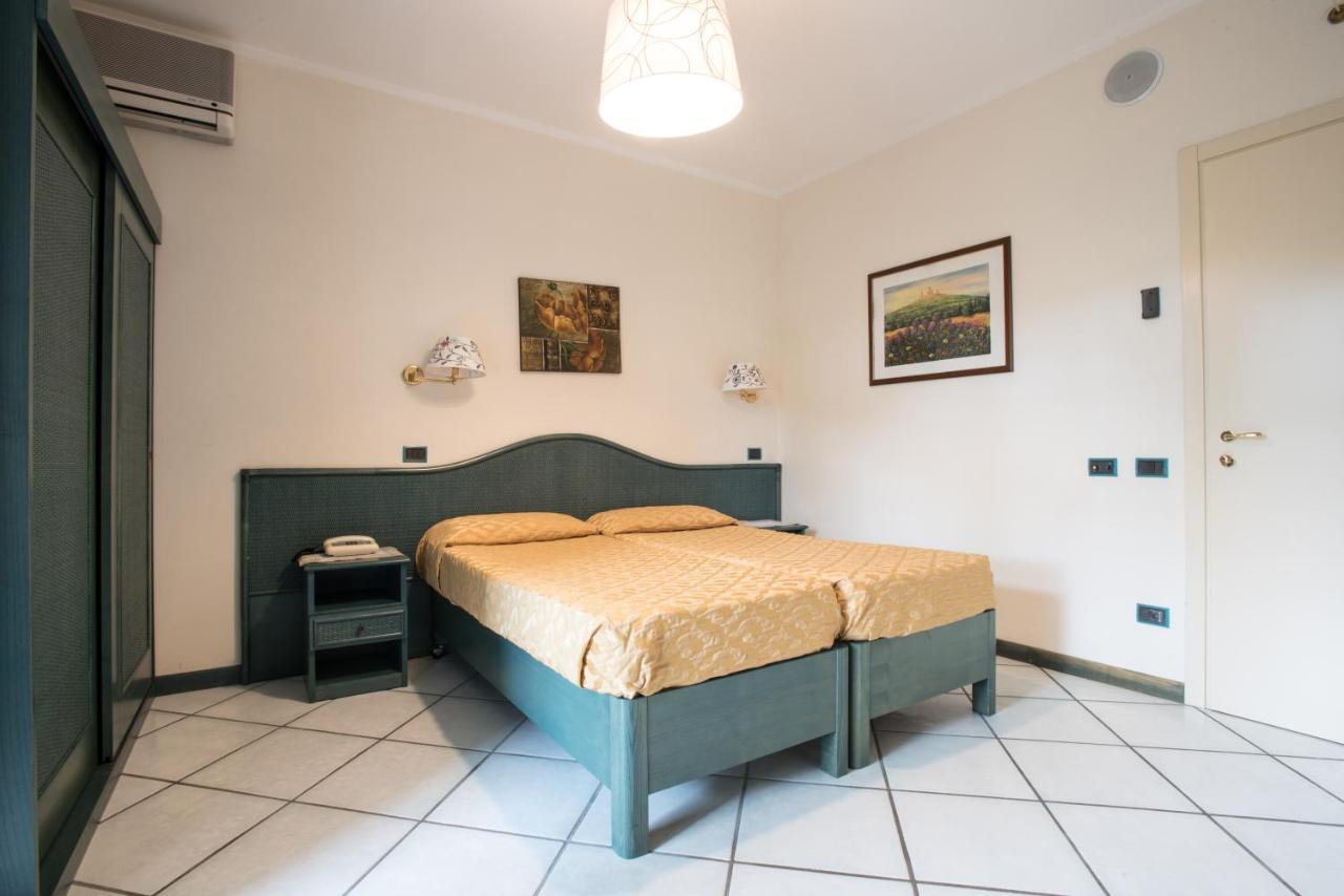 Hotel Kyrton Форте дей Марми Екстериор снимка