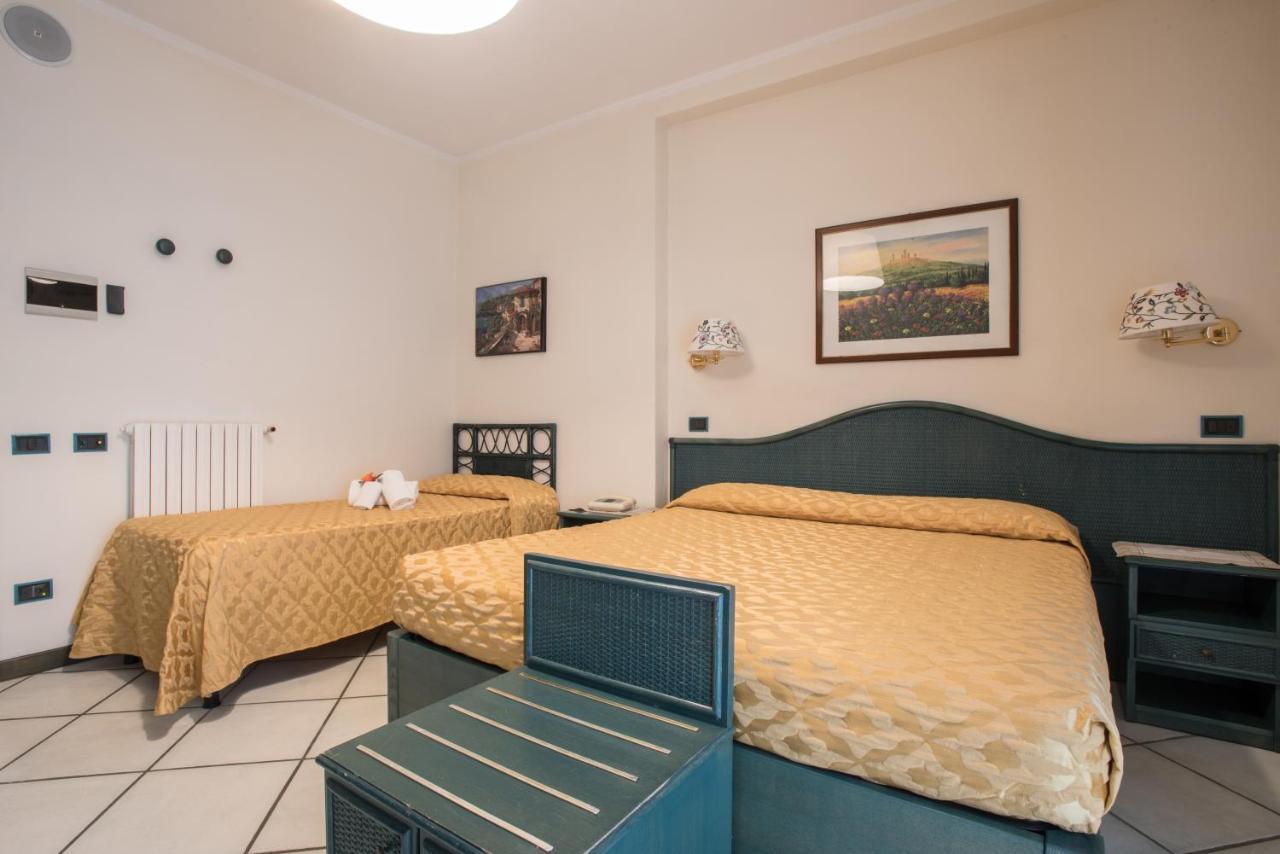 Hotel Kyrton Форте дей Марми Екстериор снимка
